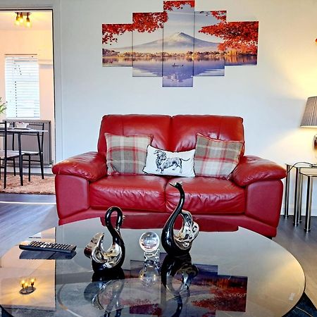 Cozy 2Br Home Leeds Free Parking & Wifi Pets Welcome Exterior photo