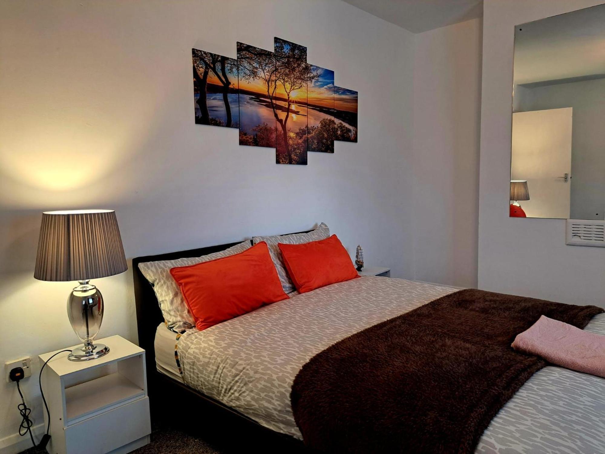 Cozy 2Br Home Leeds Free Parking & Wifi Pets Welcome Exterior photo