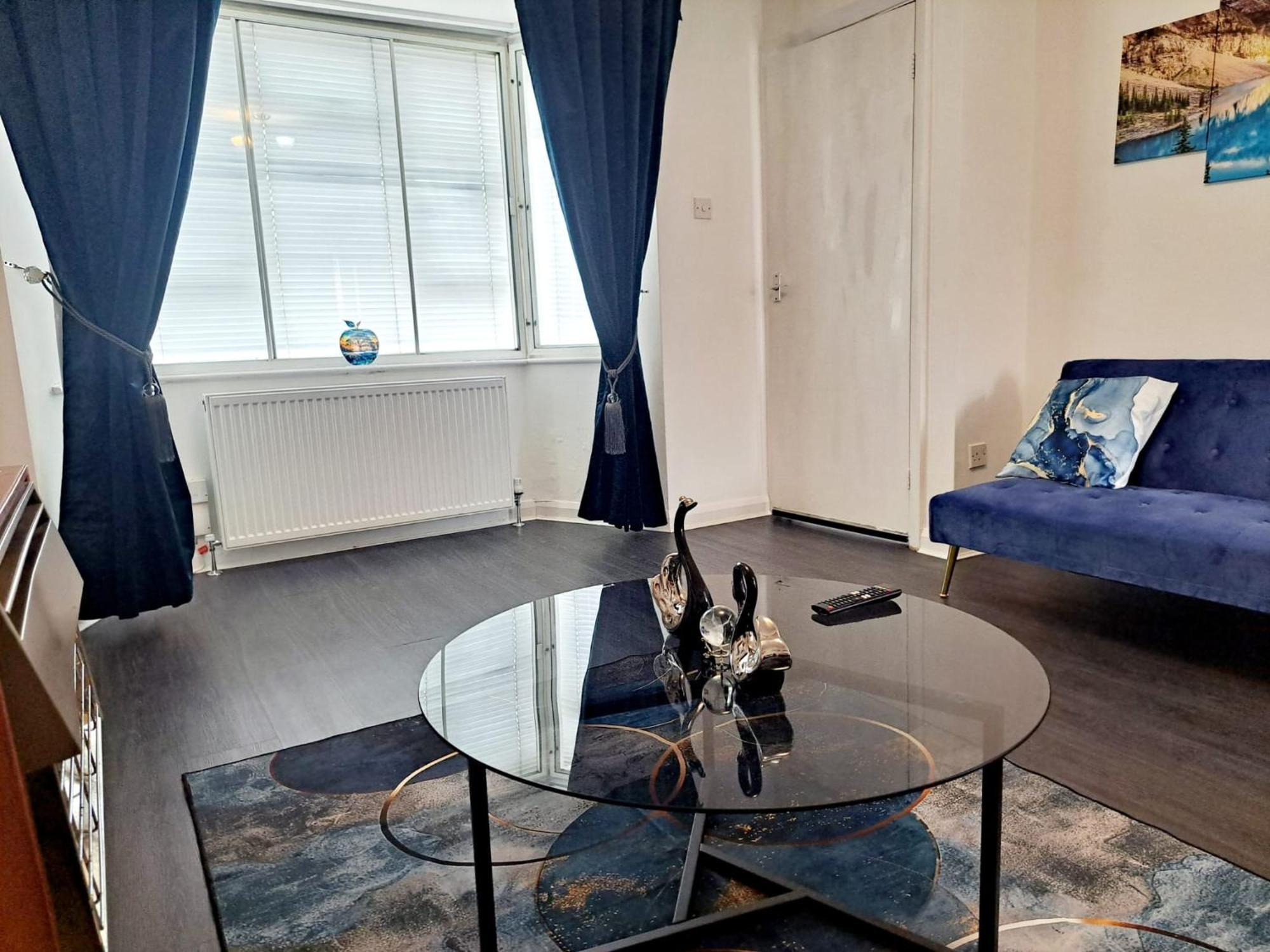 Cozy 2Br Home Leeds Free Parking & Wifi Pets Welcome Exterior photo