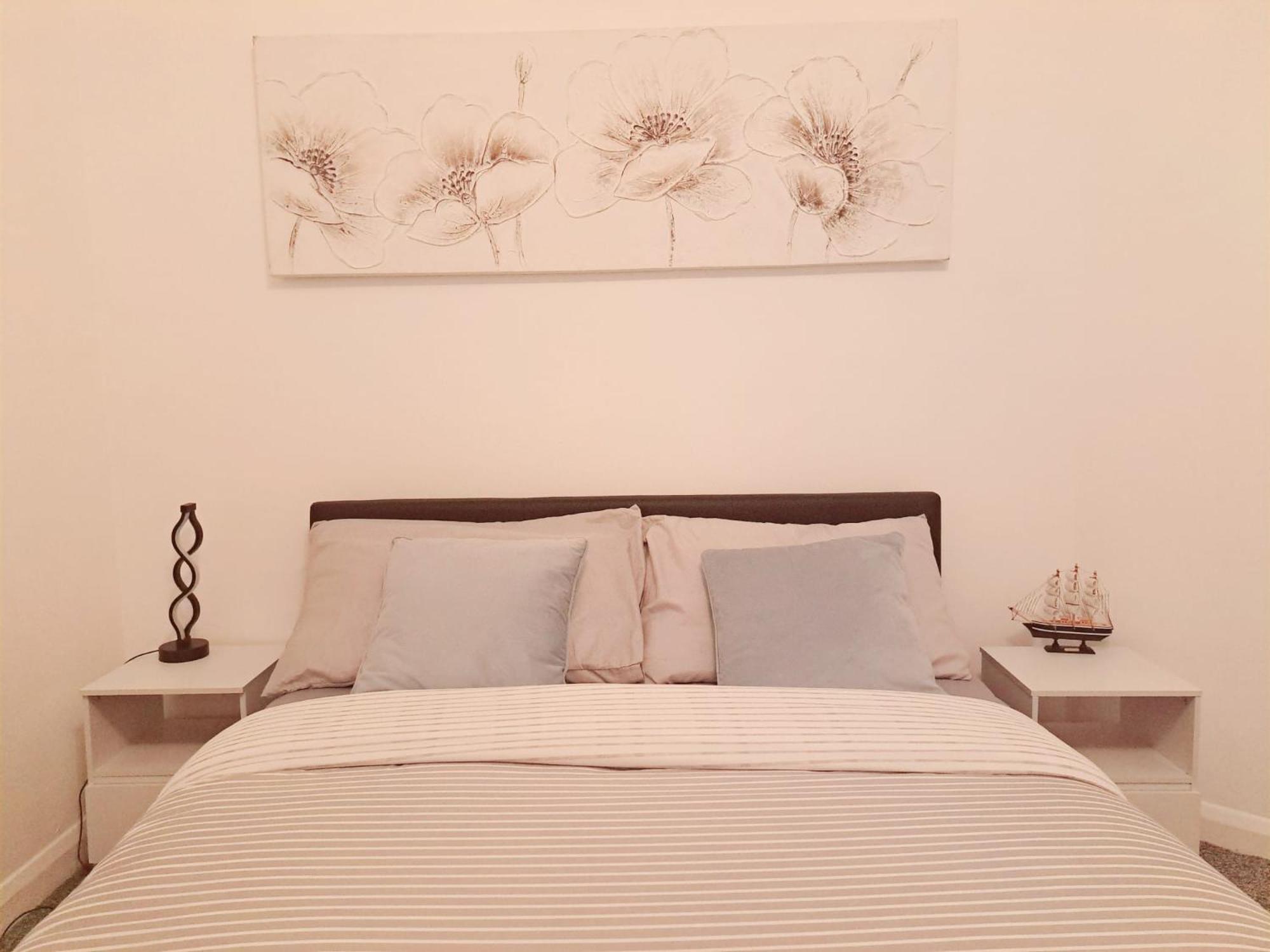Cozy 2Br Home Leeds Free Parking & Wifi Pets Welcome Exterior photo